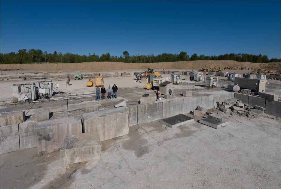 This Ledgerock quarry produces Eramosa limestone. Eramosa turns from light grey to a rich, chocolate brown when polished.