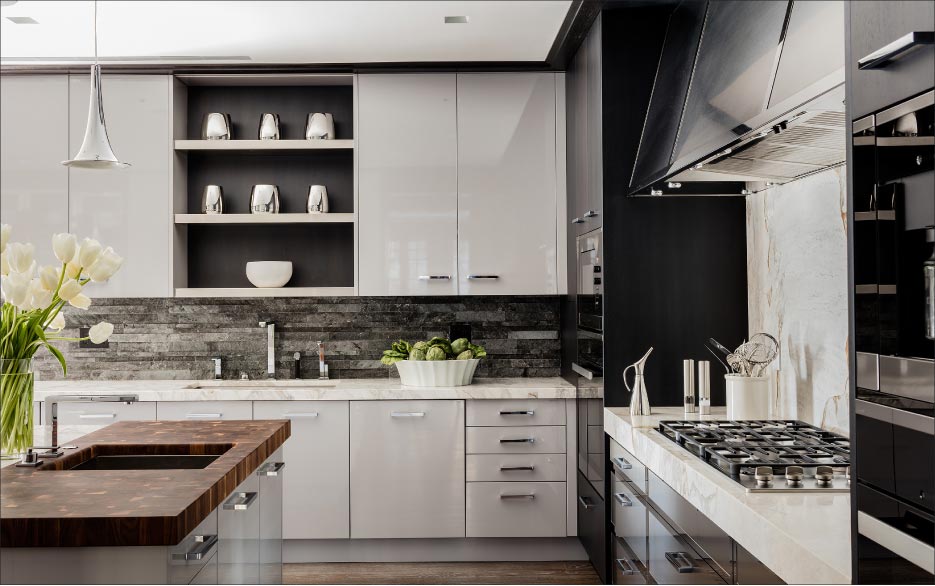 United Marble Fabricators was awarded the 2016 Kitchen of the Year for this project. One focal point of the room is this beautiful, flowing expanse of marble backsplash.