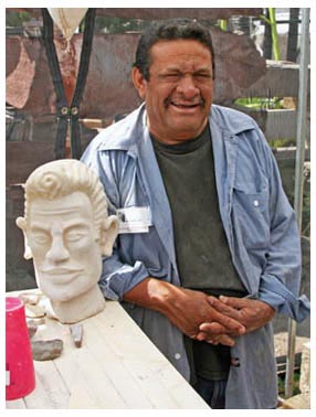 Guest artist Benjamin Lopez at the 2010 Sax Stone carving Workshop