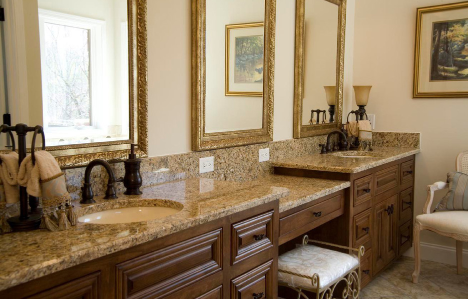 Multilevel double vanity for a master bath suite