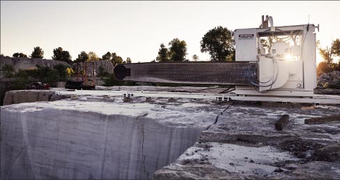 A WF Meyers saw is the quarry’s workhorse. “The ledge we picked up on when we reopened the quarry has been a really good match for a number of projects, such as the ongoing historic renovation of the Missouri State Capitol,” says David Karr.