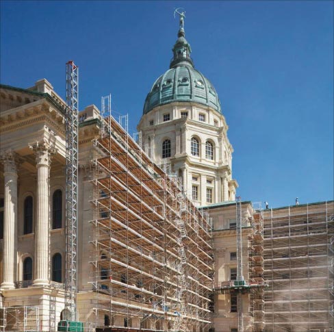 Mark 1 provided custom-made, heavy-duty scaffolding for the Kansas Statehouse project to provide load bearing capacity for workers, tools, and stone to be placed.