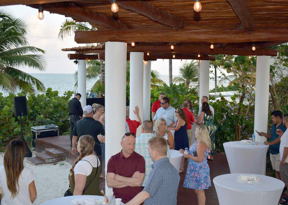 BBI customer partners socialize at  the 2023 Partners in Paradise event in Cancun, Mexico.