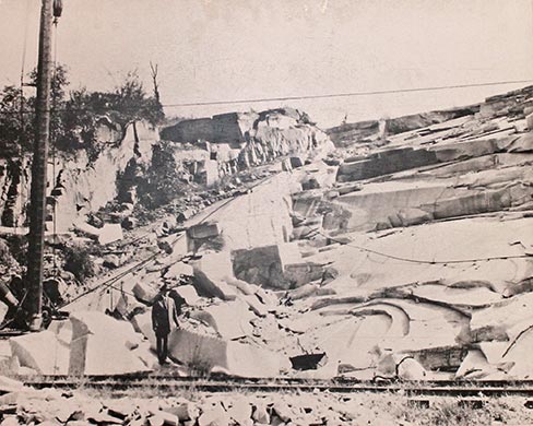 Oglesby Quarry pictured in 1916. Owned by Oglesby Granite Company. Originally called “Four Mile Quarry” because it was located four miles from Elberton.