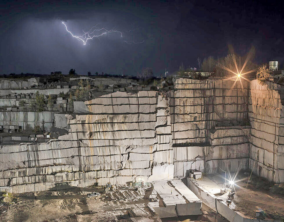 The working face of the Dakota quarry.