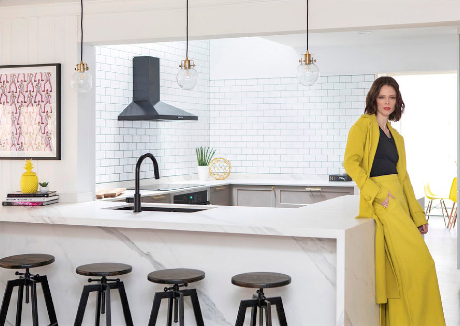 Canadian-born International supermodel Coco Rocha chose Dekton® countertops in Opera hue for her farmhouse kitchen in New York state.