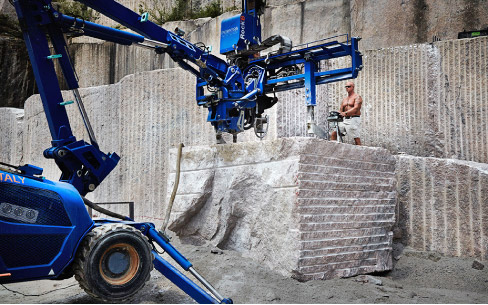 Block trimming at the Stoney Creek quarry. Historically and currently, the quarry can produce very large and dimensionally stable blocks of granite.