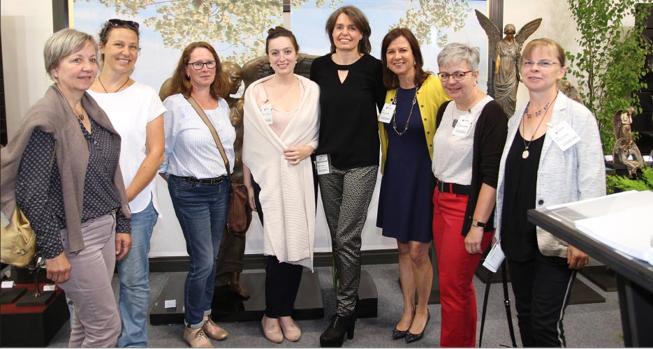 From left to right: Ulrike Grebe-Velte, Angelika Marchner, Christiane Köpler, Magdalena Schöenwetter, Sylke Lambert, Monica J. Gawet, Eva Maria Wolfer, and Heide Schöne.  Photo by Bärbel  Holländer.