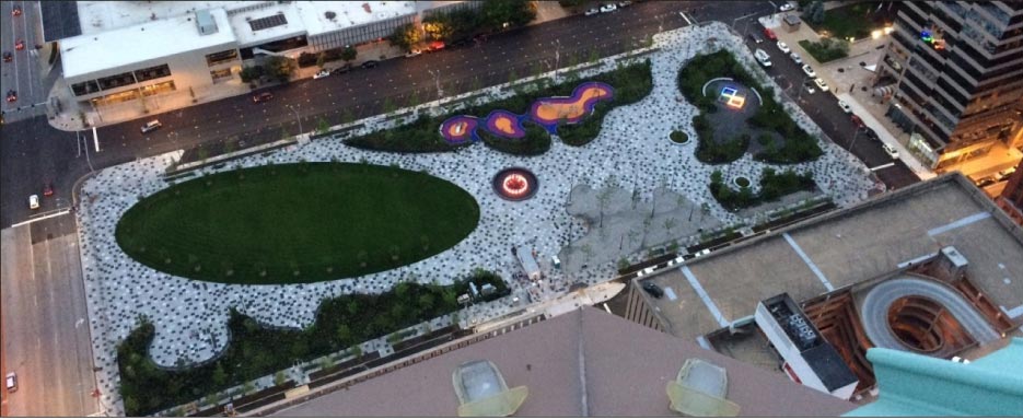 Children’s play areas and a splash pad are nestled in islands of green. Photo courtesy of Gateway Arch Park Foundation.